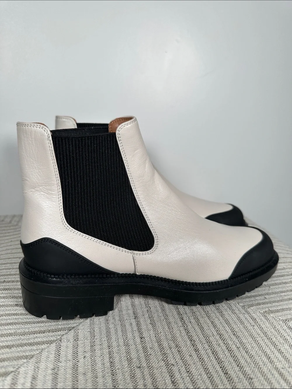 Aquatalia Leila Weatherproof Leather Chelsea Bootie Size 7 1/2 Off White